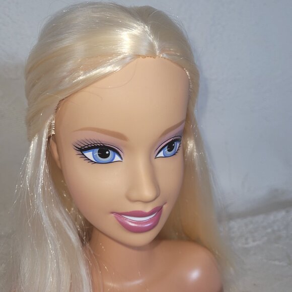 Barbie 2005 Styling Head - Picture 13 of 16